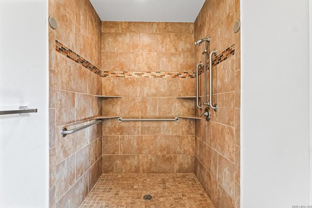 212 NATIONAL BLVD, Universal City, TX 78148