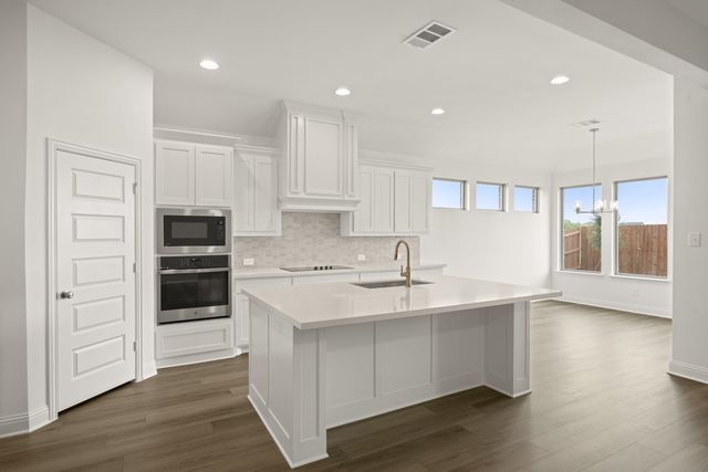 117 Trinity Street, Grandview, TX 76050