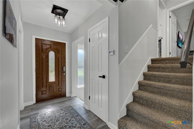 96 W Hampton Drive, Seguin, TX 78155