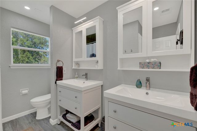 96 W Hampton Drive, Seguin, TX 78155