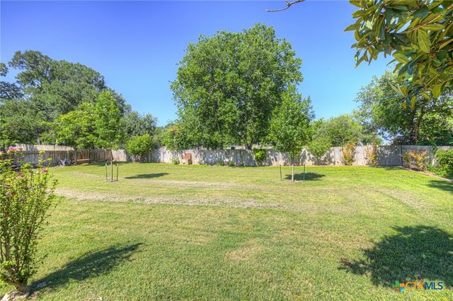 96 W Hampton Drive, Seguin, TX 78155