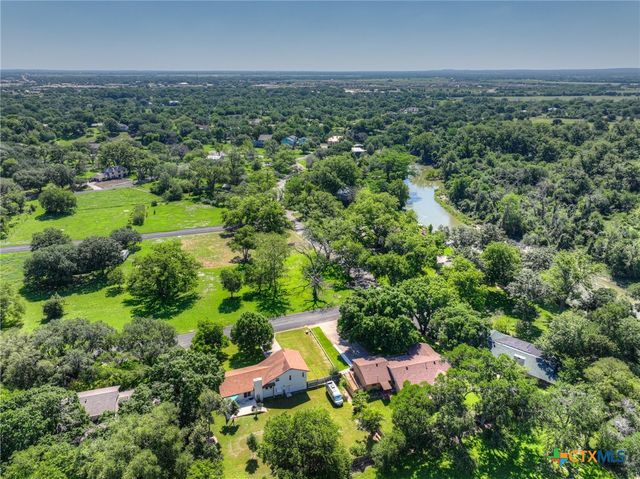 96 W Hampton Drive, Seguin, TX 78155