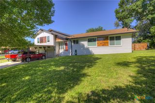 96 W Hampton Drive, Seguin, TX 78155