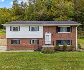 105 Greenwood Way, Barboursville, WV 25504