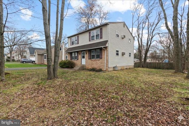 325 OLIVE AVE, Horsham, PA 19044