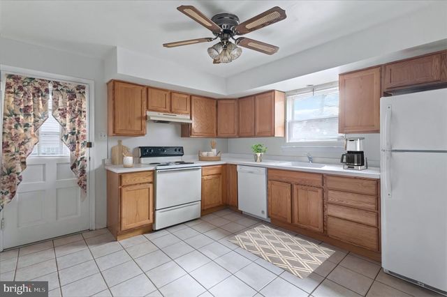325 OLIVE AVE, Horsham, PA 19044