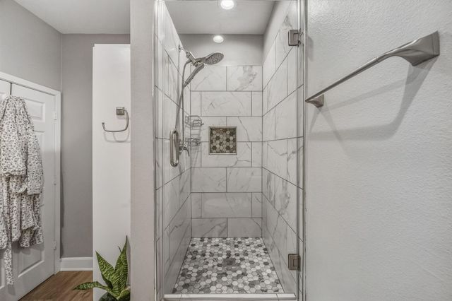 141 White Oak Street, Point Blank, TX 77364