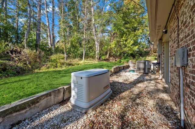 141 White Oak Street, Point Blank, TX 77364