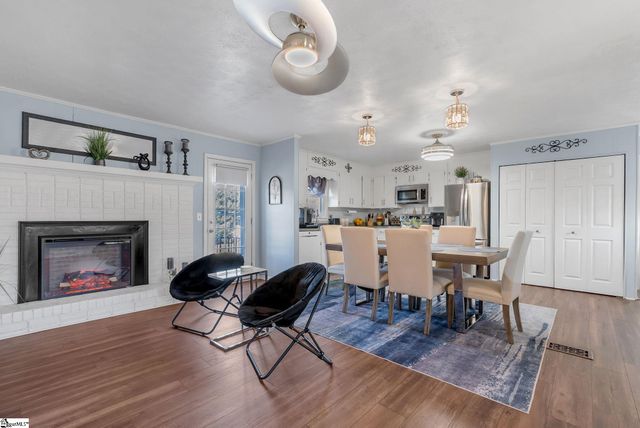 208 Agewood Drive, Simpsonville, SC 29680