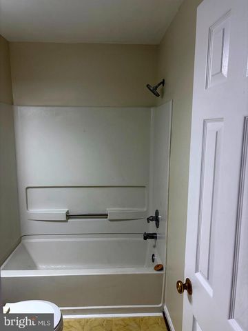 9418 SCARLET OAK DR, Manassas, VA 20110