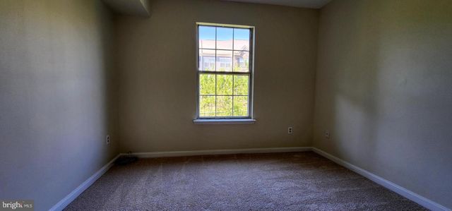 9418 SCARLET OAK DR, Manassas, VA 20110