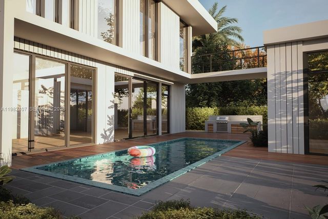 160 NW 39th St, Miami, FL 33127