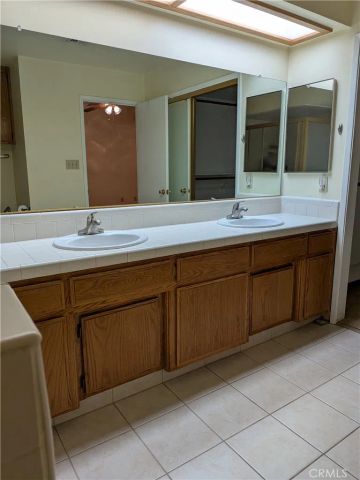 8817 Sierra Oak, Bakersfield, CA 93311