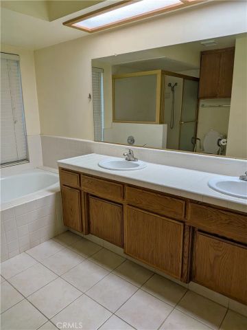 8817 Sierra Oak, Bakersfield, CA 93311