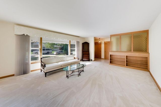 1201 S Lincoln Avenue, Park Ridge, IL 60068