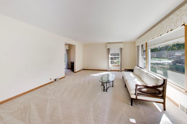 1201 S Lincoln Avenue, Park Ridge, IL 60068