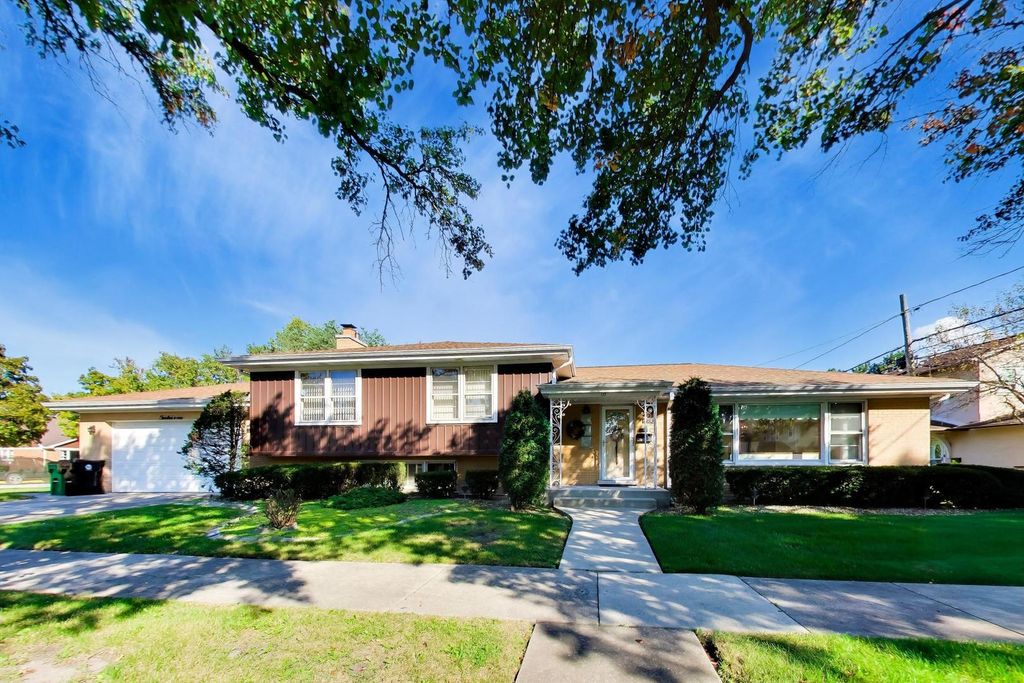 1201 S Lincoln Avenue, Park Ridge, IL 60068