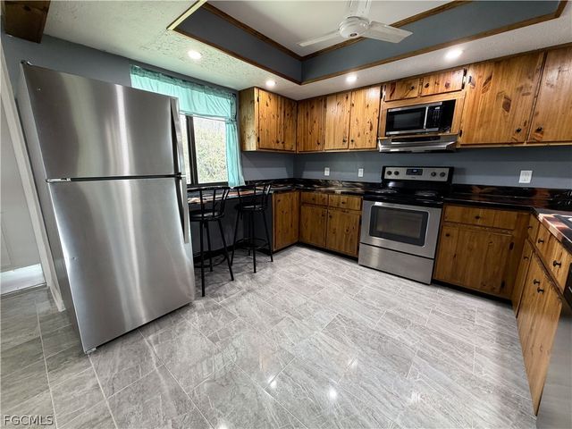 232 Cape Coral PKWY E 201, Cape Coral, FL 33904