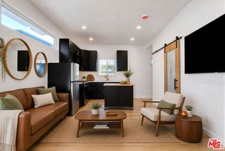 13424 Debby Street 1, Van Nuys (los Angeles), CA 91401