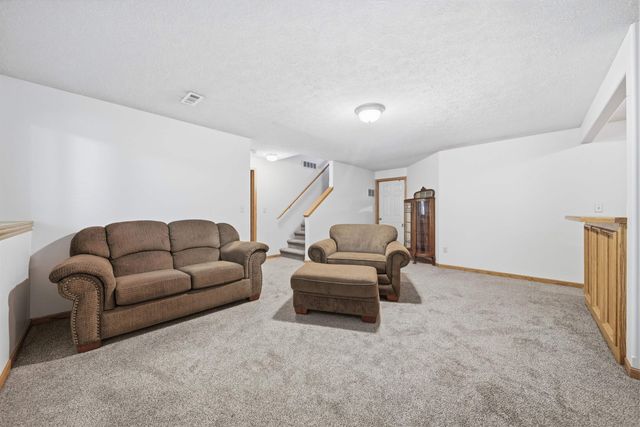 1114 N Fontenelle Dr, Derby, KS 67037