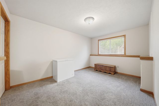 1114 N Fontenelle Dr, Derby, KS 67037
