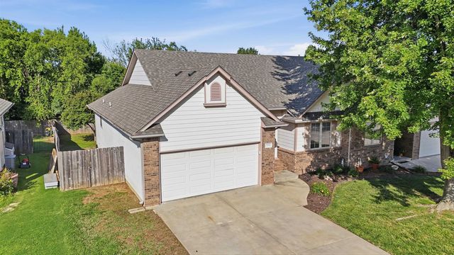 1114 N Fontenelle Dr, Derby, KS 67037