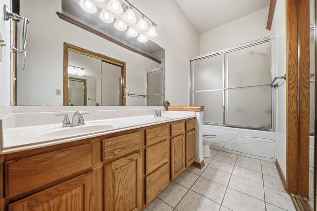 1114 N Fontenelle Dr, Derby, KS 67037