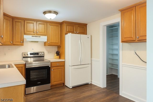 590 Woodland Ave, Mountainside Boro, NJ 07092
