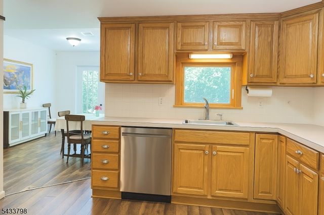 590 Woodland Ave, Mountainside Boro, NJ 07092