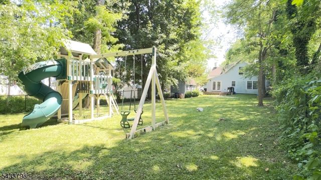 590 Woodland Ave, Mountainside Boro, NJ 07092
