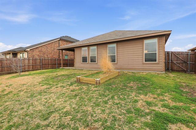 149 Creek Terrace Drive, Saginaw, TX 76131
