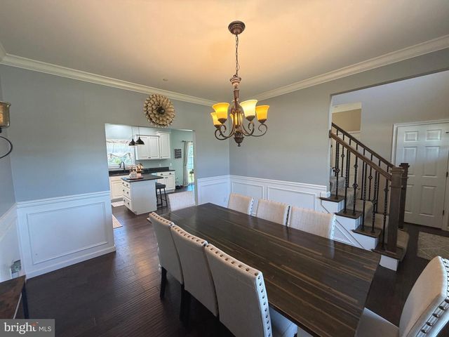 200 IRISH DR, New Oxford, PA 17350