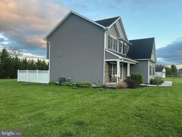 200 IRISH DR, New Oxford, PA 17350