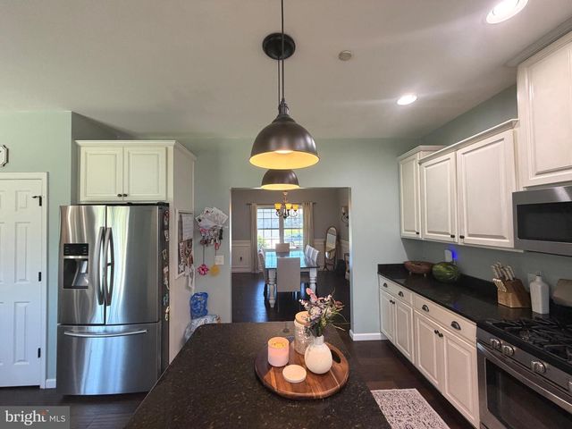 200 IRISH DR, New Oxford, PA 17350