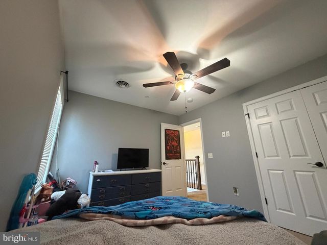 200 IRISH DR, New Oxford, PA 17350