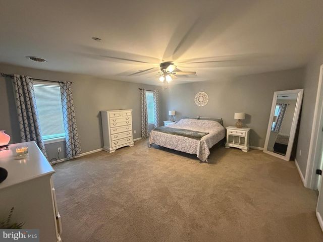 200 IRISH DR, New Oxford, PA 17350