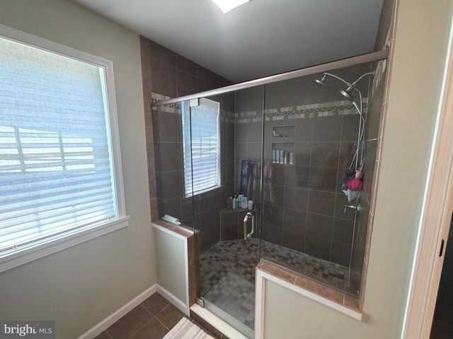 200 IRISH DR, New Oxford, PA 17350