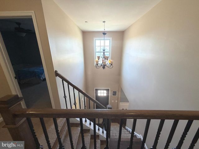 200 IRISH DR, New Oxford, PA 17350