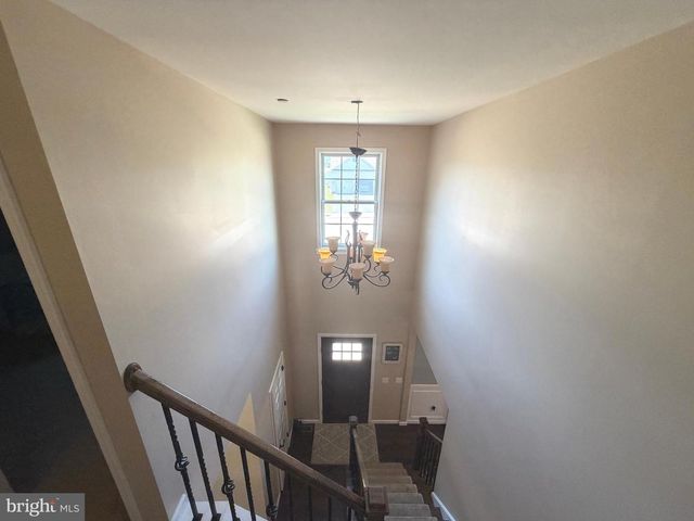 200 IRISH DR, New Oxford, PA 17350