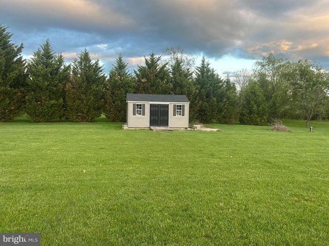200 IRISH DR, New Oxford, PA 17350
