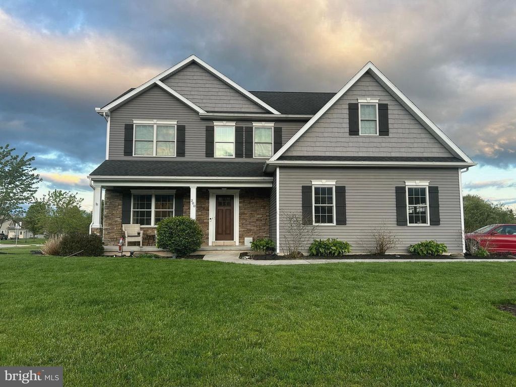 200 IRISH DR, New Oxford, PA 17350