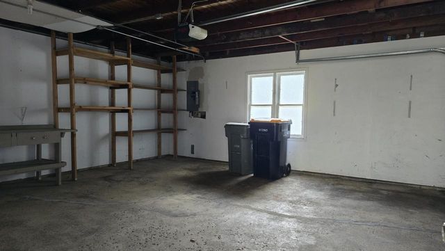 2902 S 124th STREET, West Allis, WI 53227