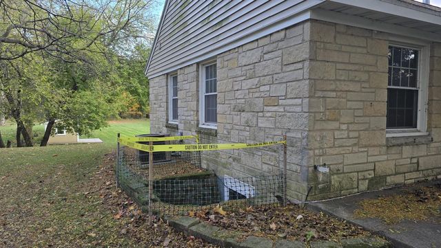 2902 S 124th STREET, West Allis, WI 53227