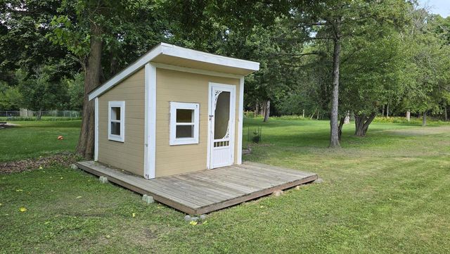 2902 S 124th STREET, West Allis, WI 53227