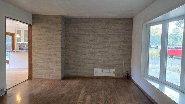 2902 S 124th STREET, West Allis, WI 53227