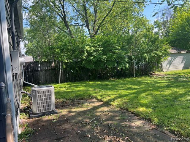 18506 Wakenden, Redford, MI 48240