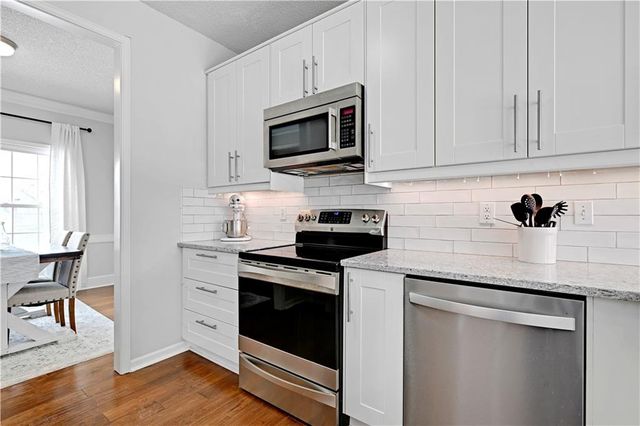 15459 S Sturgeon Drive, Olathe, KS 66062