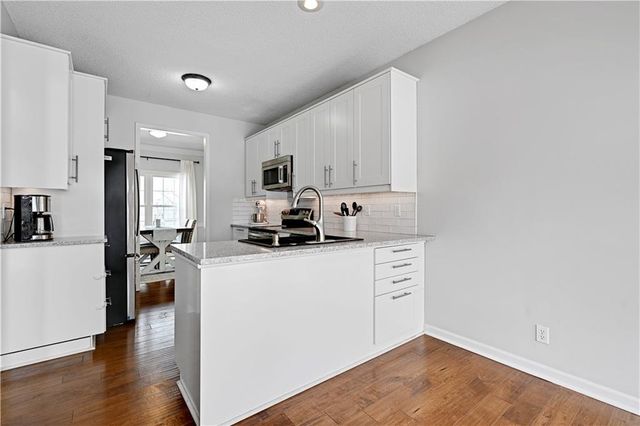 15459 S Sturgeon Drive, Olathe, KS 66062