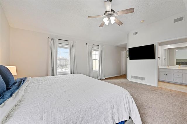 15459 S Sturgeon Drive, Olathe, KS 66062