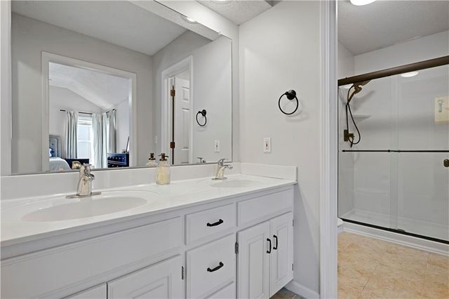 15459 S Sturgeon Drive, Olathe, KS 66062